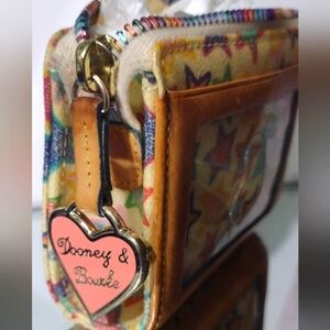 Dooney Bourke Rainbow 🌈 Zipper colorful ✨ ⭐ Compartments ID 🪟 🛍️🎁 NWT